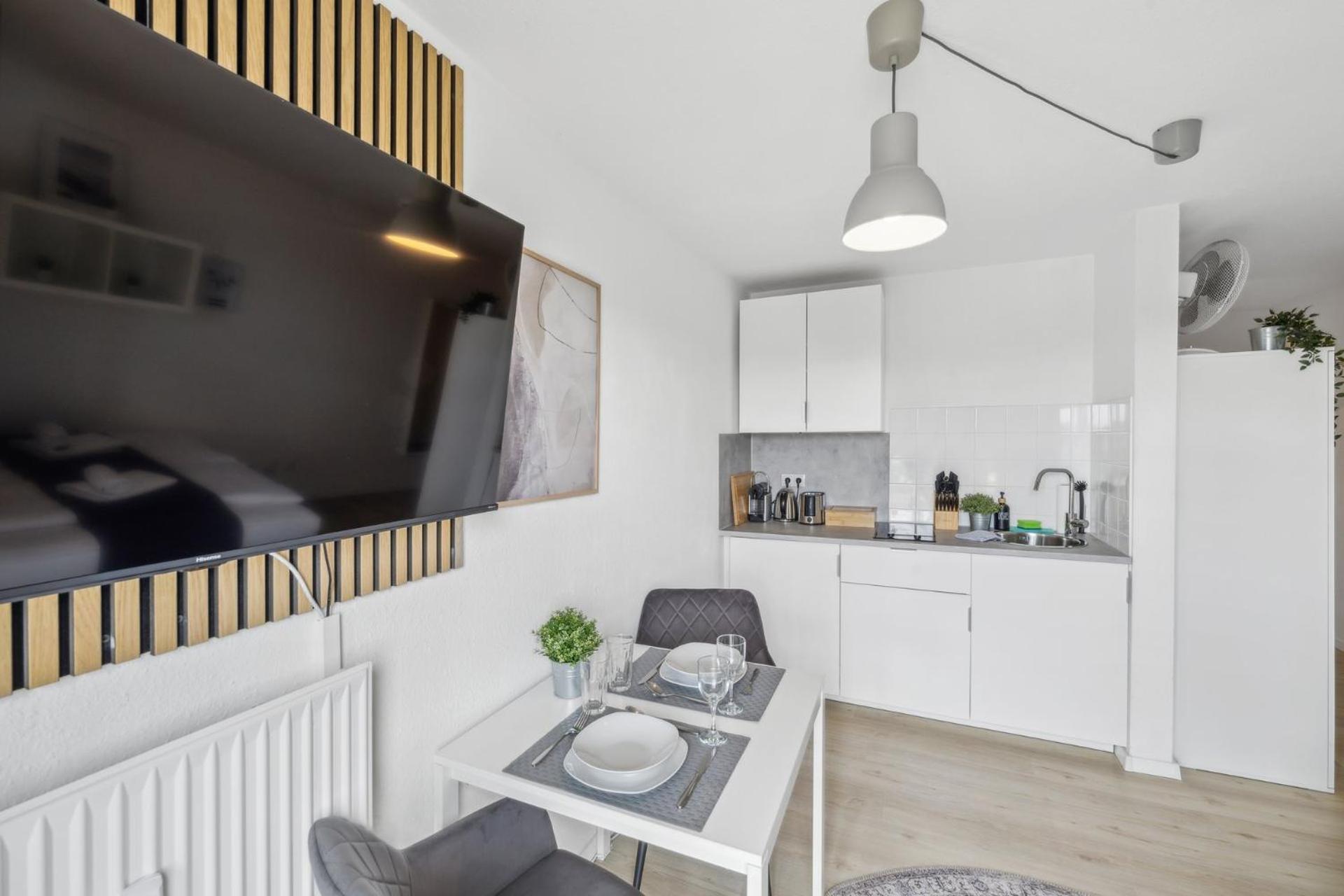 Andriss - Study & Work Apartments - Wifi - Kitchen Kaiserslautern Ngoại thất bức ảnh